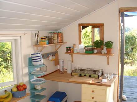 Cabin_kitchen